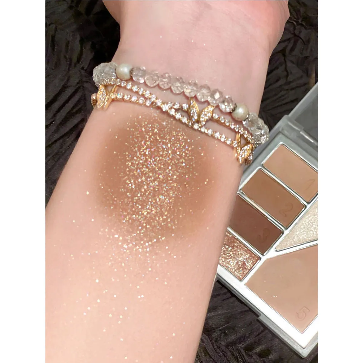 Bite-Size Eye shadows, Creamy, Blend able, Ultra-Pigmented, Easy to Apply,Matte & Shimmer