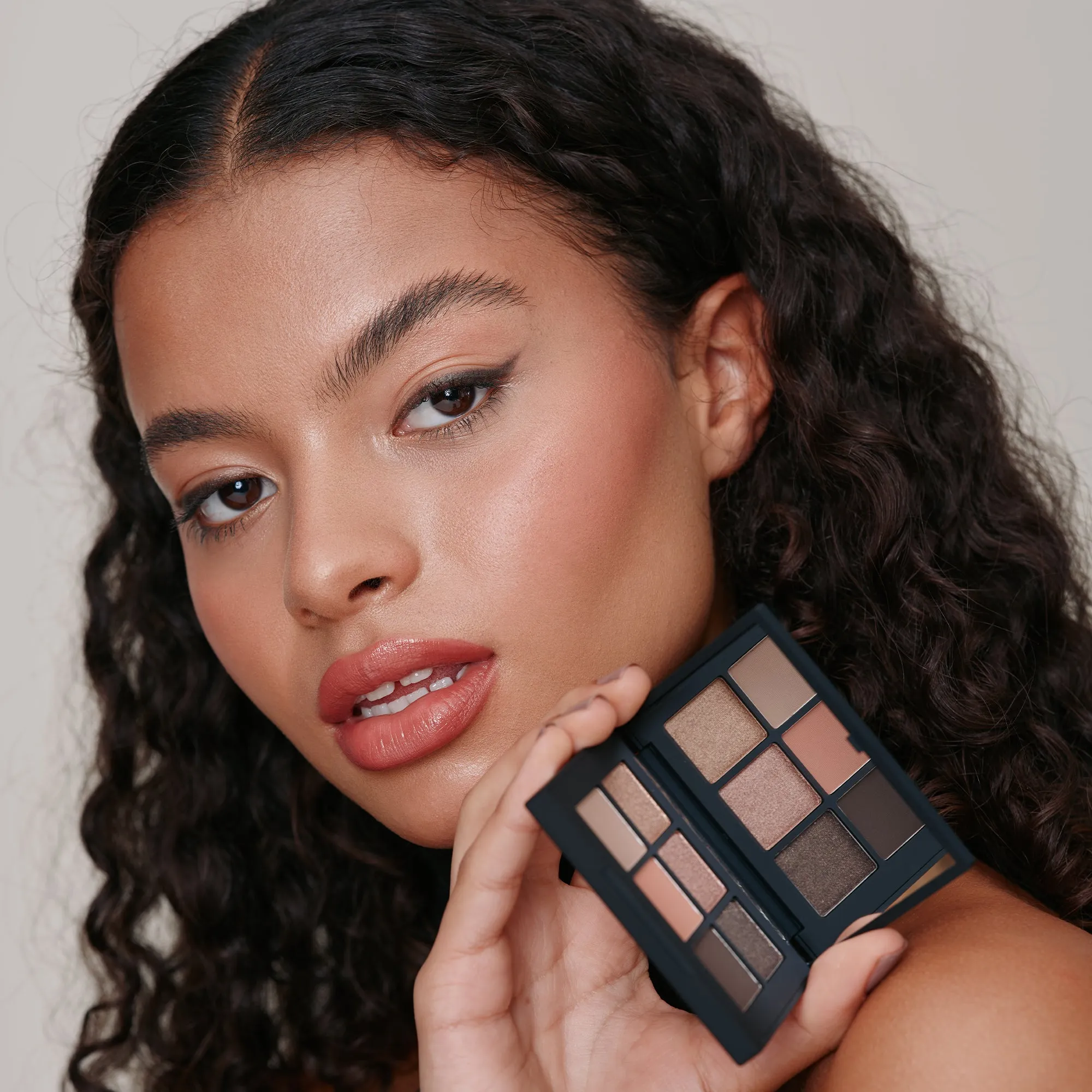 Day to Night Essentials Eyeshadow Palette