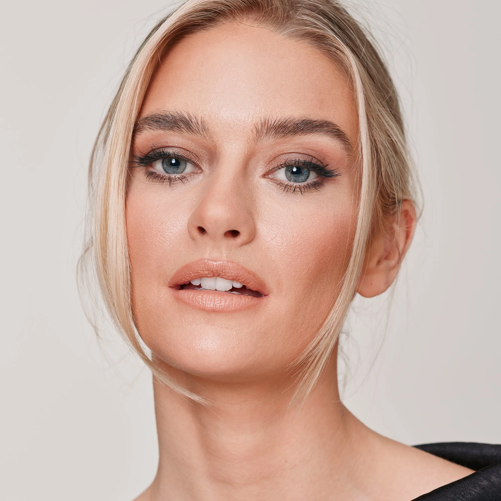 Day to Night Essentials Eyeshadow Palette